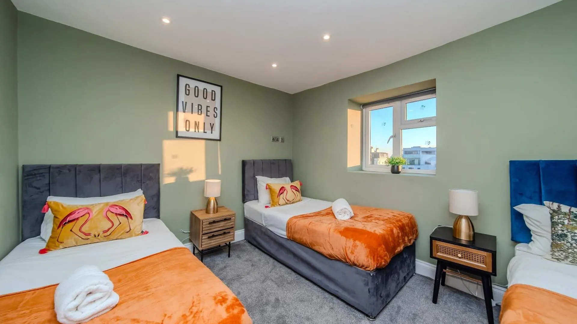 3 Bedroom 2 Bath I Next To Brighton Beach I Slp 10 0*,  Regno Unito